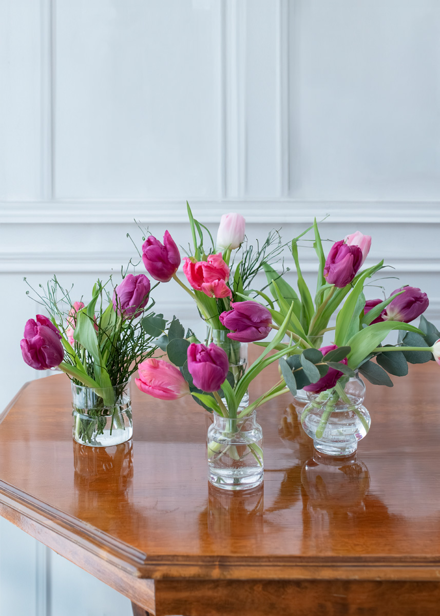 Tulpaner och Anemoner i små glasvaser Inspiration Stående.jpg